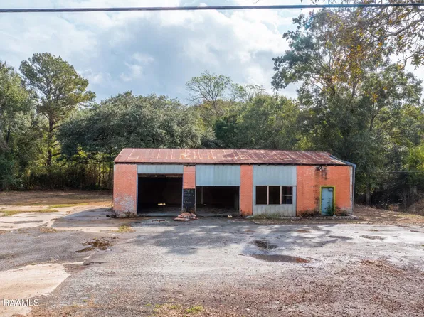 3059 Grand Point Hwy, Breaux Bridge, LA 70517