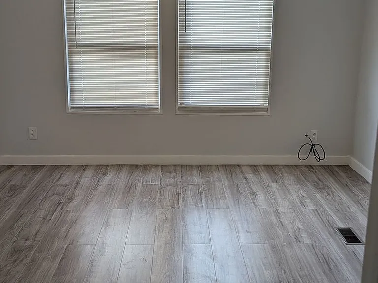 2241 Astor St — Photo 6