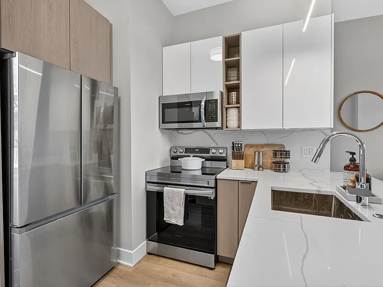 1421 N Dearborn St — Photo 9