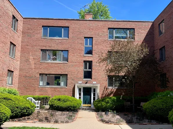2611 Central St APT 3, Evanston, IL 60201