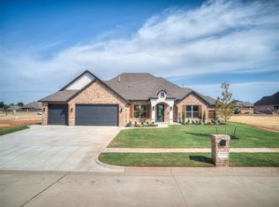 2237 W Cole Dr, Mustang, OK 73064