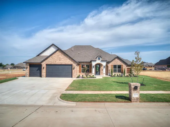 2237 W Cole Dr, Mustang, OK 73064