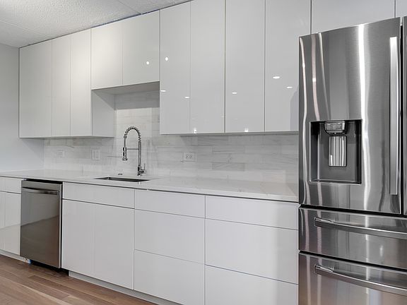 4th image of 8560 W Foster Ave Unit 601