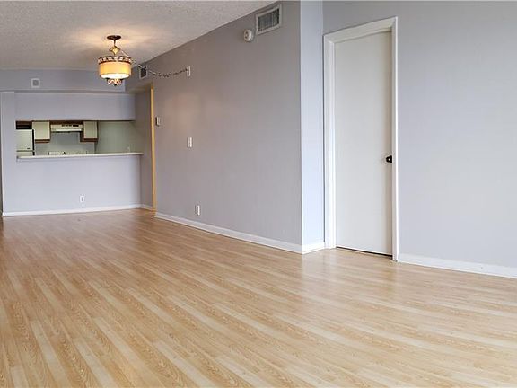 4th image of 2885 Palm Beach Blvd #601
