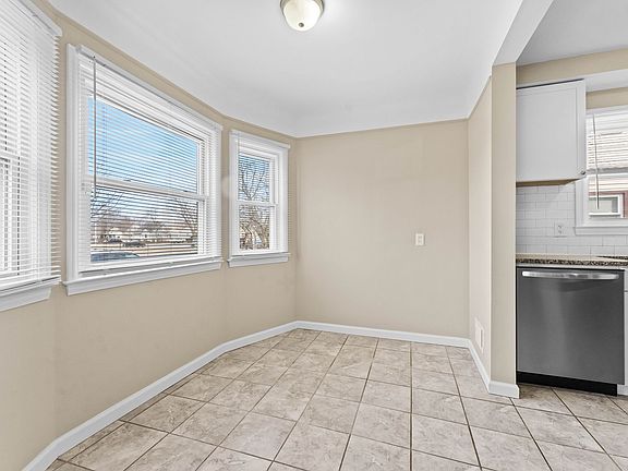 4th image of 739 Park Pl
