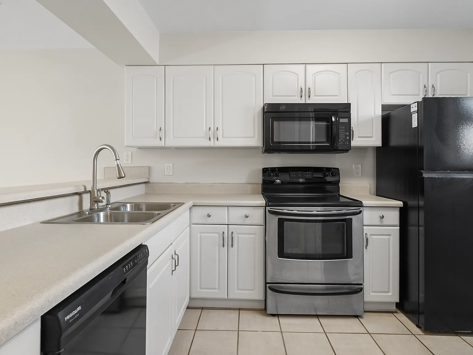 2 bed, 2.5 bath, 1250 sqft, $2,100 — Photo 4