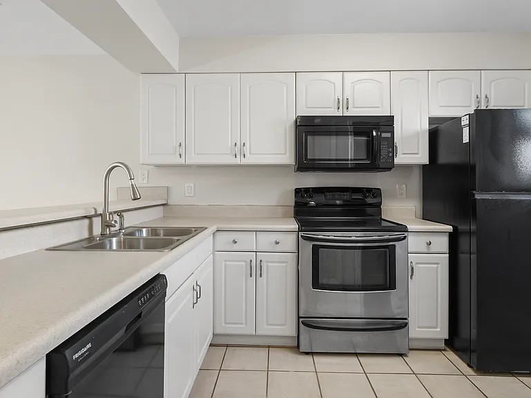 51 Cross Creek Rd #11 — Photo 4