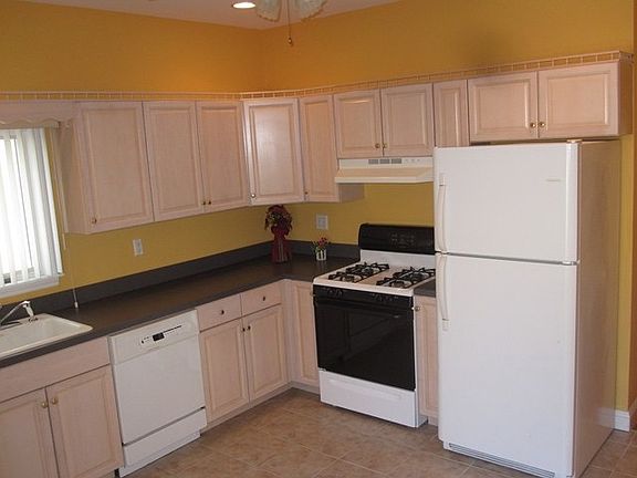 2nd image of 19 Stobe Ave