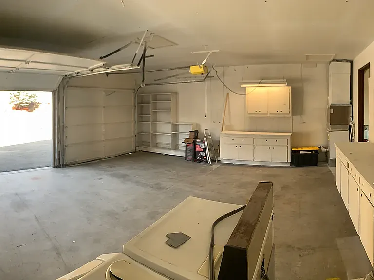 504 Ash St N — Photo 6