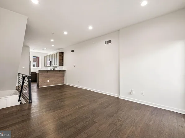 2045 Watkins St, Philadelphia, PA 19145