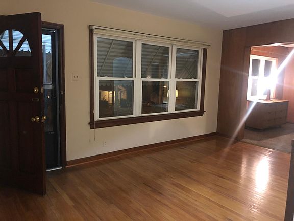 3rd image of 1536 Prather Ave