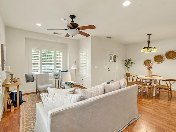4th image of 936 52nd St