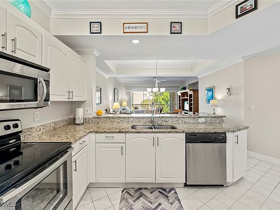 5th image of 992 Woodshire Ln APT D205