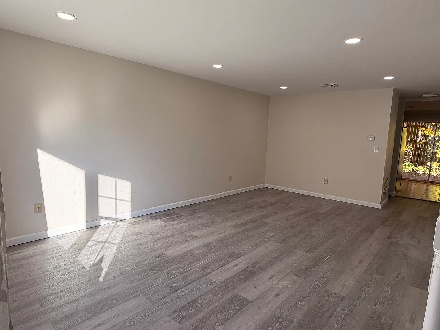 2 bed, 1.5 bath, 1200 sqft, $2,500 — Photo 2