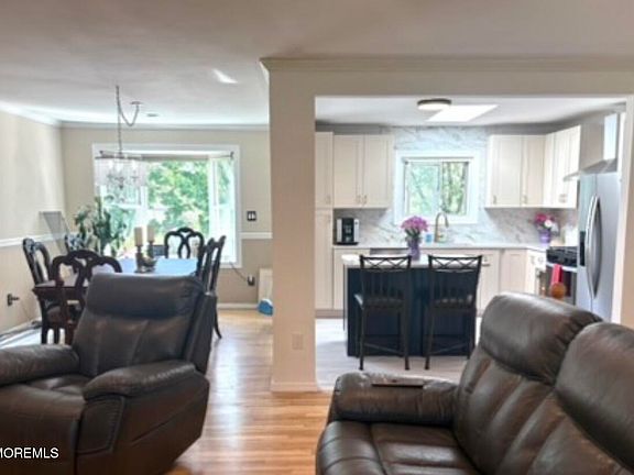 4th image of 29 Greenleaf Drive