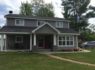 3919 Doris Pl, Indian River, MI 49749