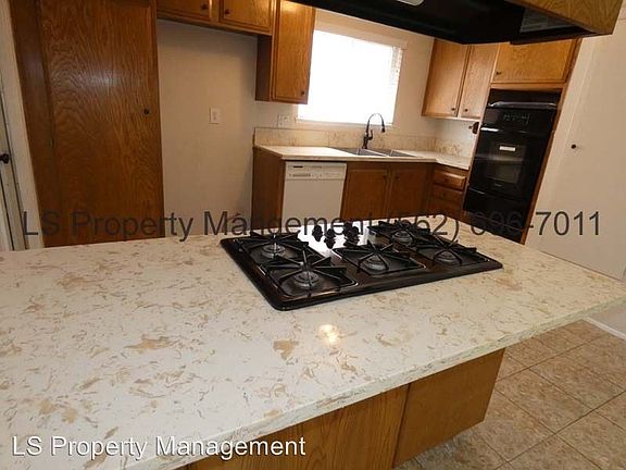4th image of 13438 Reis St