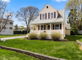 29 Burnett Rd, Warwick, RI 02889