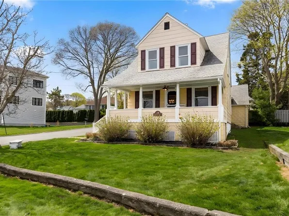 29 Burnett Rd, Warwick, RI 02889