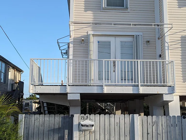 15B 8th Ave — Photo 4