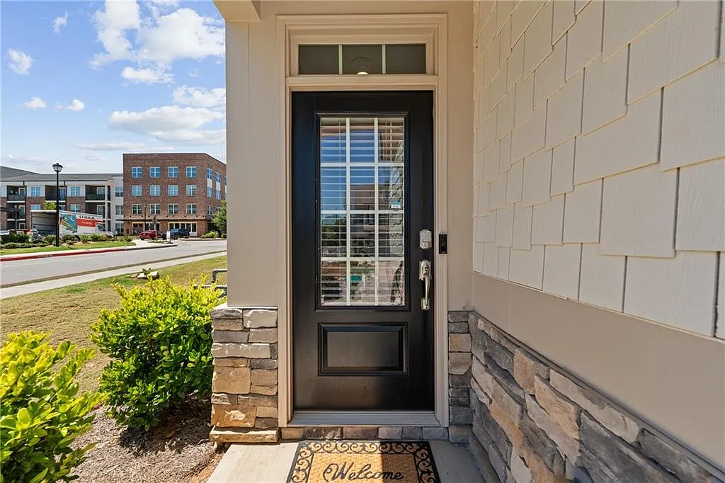 3 bed, 2.5 bath, 1892 sqft, $2,600 — Photo 3