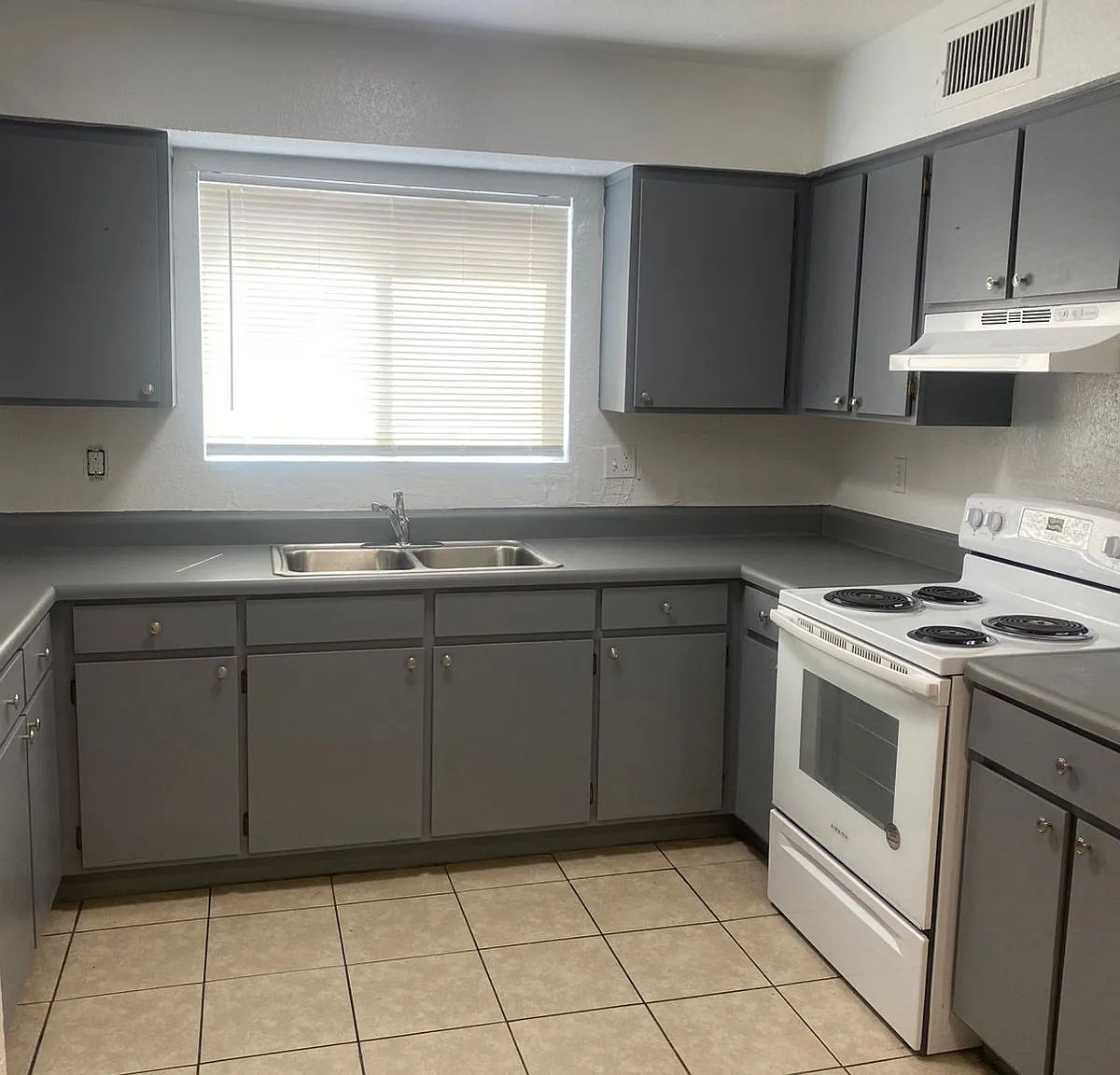2 bed, 860 sqft, $1,195 — Photo 3