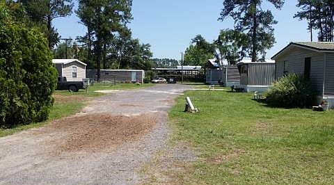 3rd image of 136 SE Joiner Ct