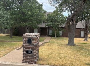 8901 Raven Dr, Woodway, TX 76712