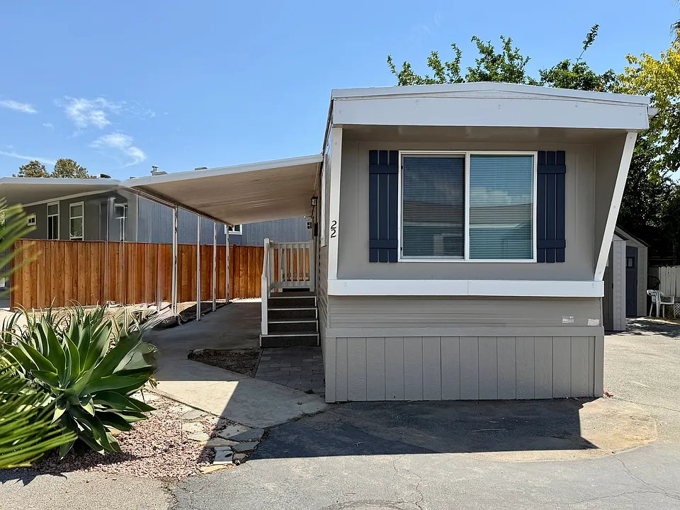 5150 E Los Angeles Ave #22