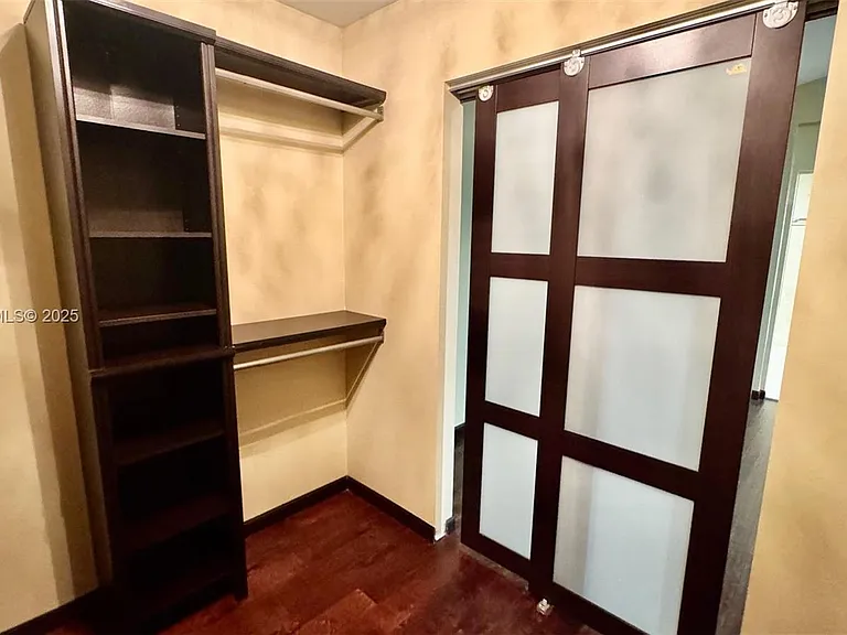 1094 Redwood St #1094 — Photo 40