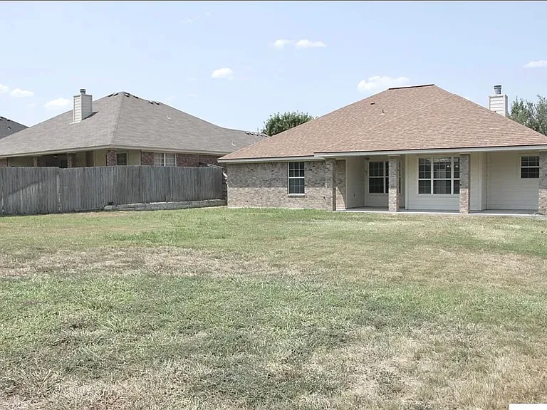 2015 Drawbridge Dr — Photo 23