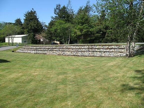 5th image of 1711 Railroad Ave