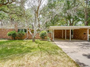 6232 Ravenswood Dr, Fort Worth, TX 76112