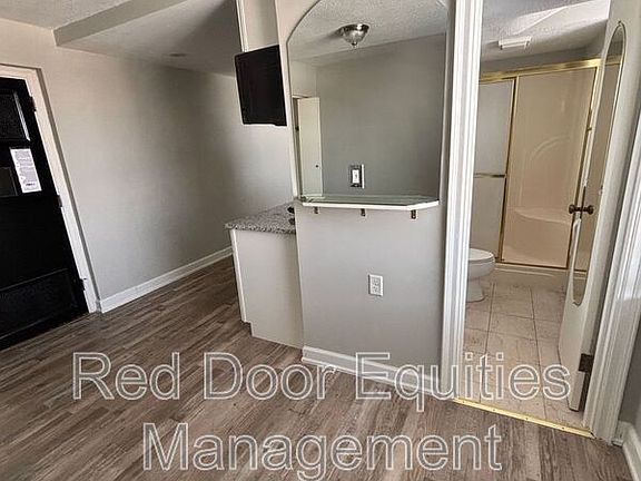 4th image of 123 N Broad St Unit 505