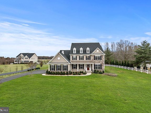 2nd image of 9901 Agnes Ln