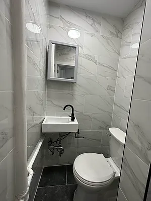 Rented by Peter R. Hungerford, LREB | media 23