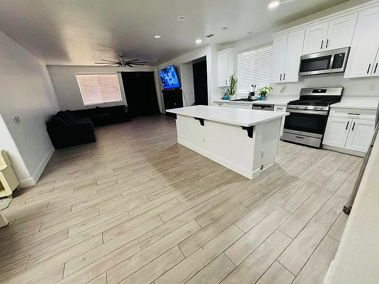 13829 Truman St — Photo 2