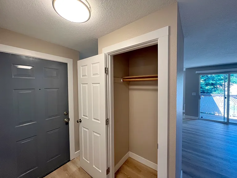 706 Browning Ave S #6 — Photo 14