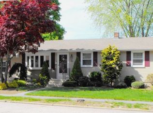 196 Pheasant Dr, Cranston, RI 02920