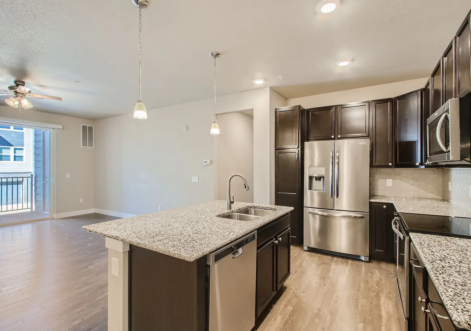 Evolve Real Estate: Move-in Ready in West Arvada, Contemporary 3 Beds/2 Baths Condo! — Photo 4