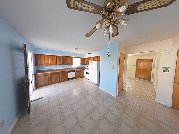 3rd image of 549 Northside Dr