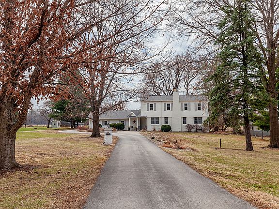 2nd image of 6185 NE Rising Sun Dr