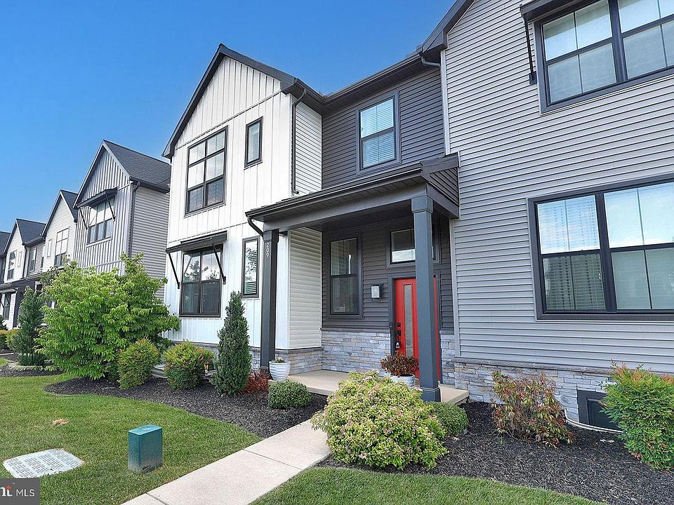 1st image of 209 Estate Dr