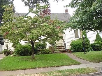 2nd image of 339-341 E 42nd St