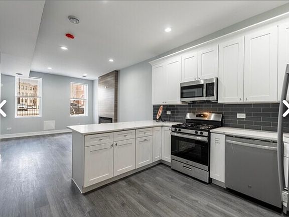 5th image of 1028 S Oakley Blvd