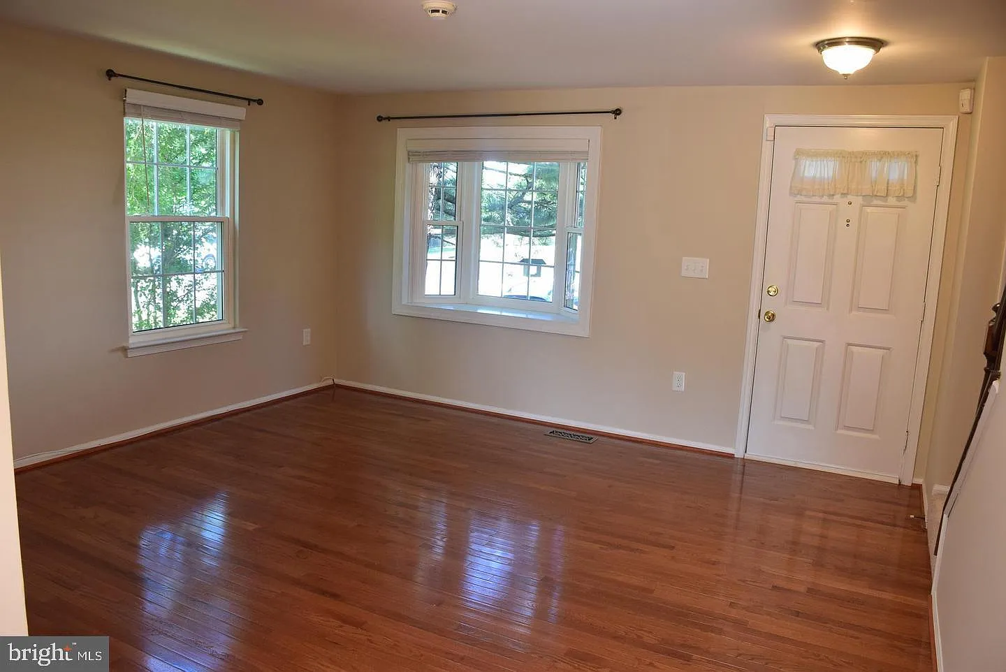 3 bed, 1505 sqft, $2,750 — Photo 2