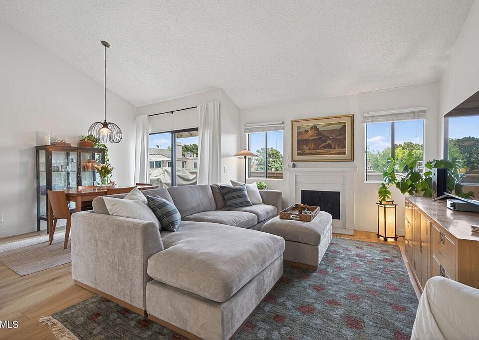 1st image of 1275 Seacliff Ct Unit 2