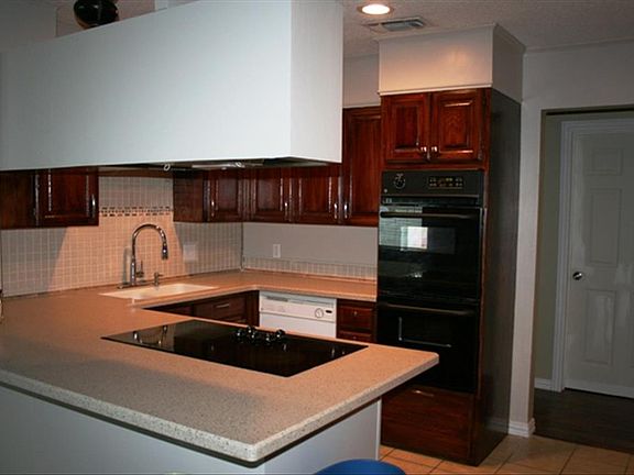 3rd image of 3720 Sul Ross St