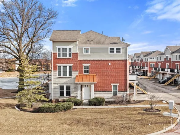 2201 S Crambourne Way Unit 4-5, Arlington Heights, IL 60005