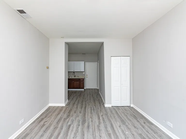 1022 W Fry St #1F — Photo 3
